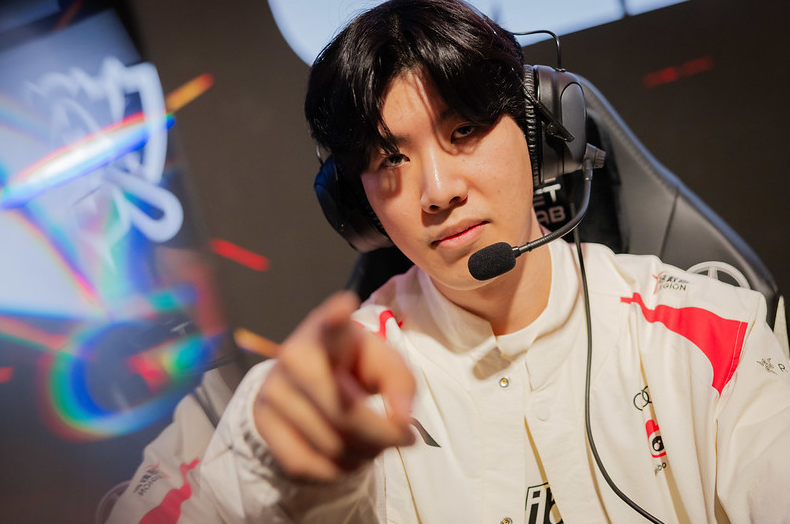 FlyQuest , G2 Esports , 和 Hanwha Life Esports 在 2025 年全球总决赛中获得第二场胜利