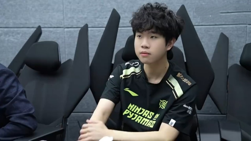 他们真的无法获胜！TE的射击技能显然不如 T1 他们被送回家了！ T1 2-0 TE